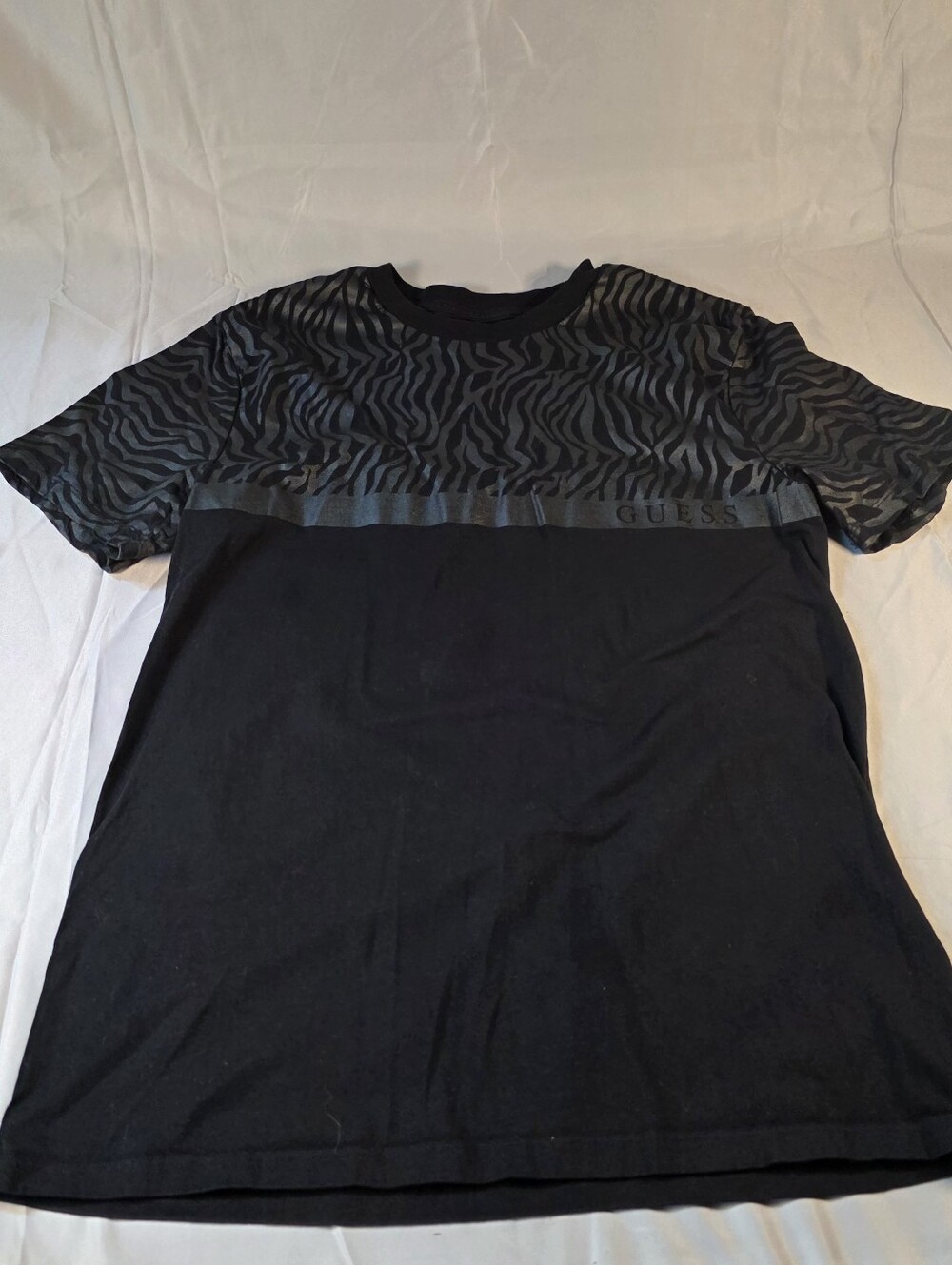 GUESS Black Crewneck T-Shirt with Charcoal Zebra Yoke